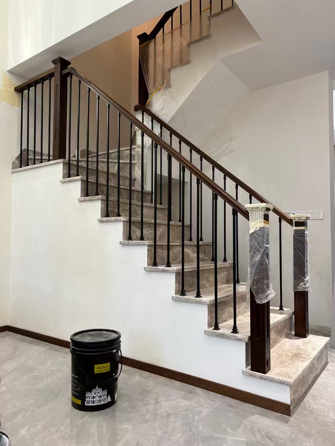 楼梯扶手安装效果图