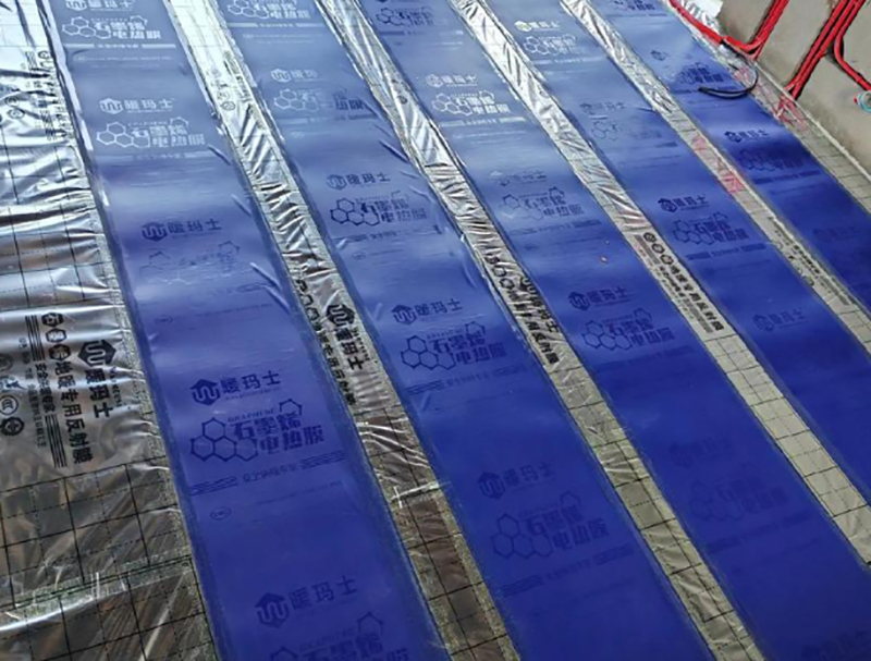 石墨烯地暖安装施工现场