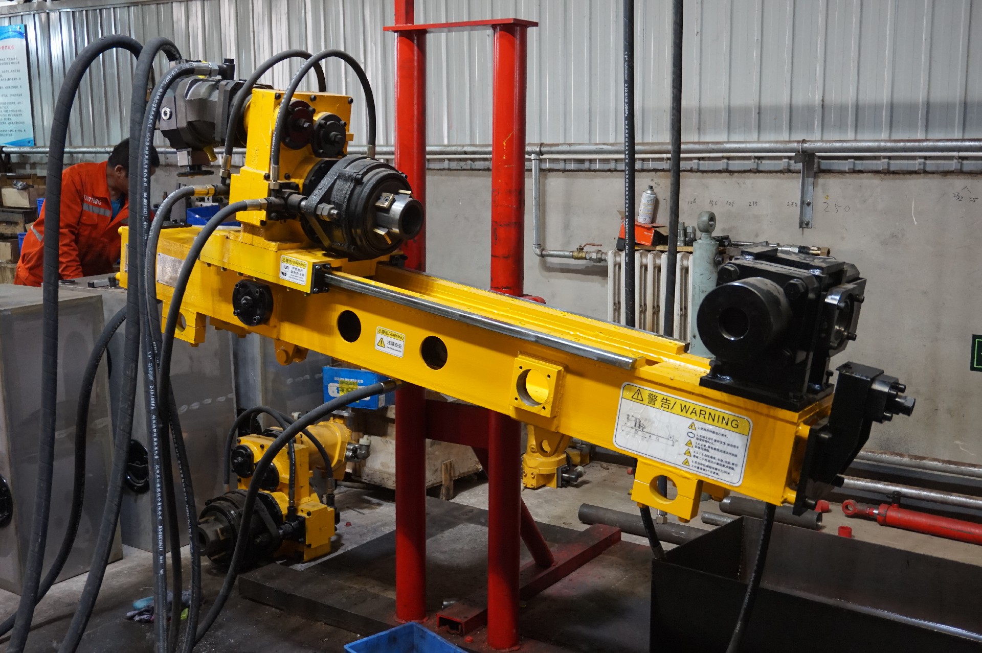 赤峰启航钻机生产现场